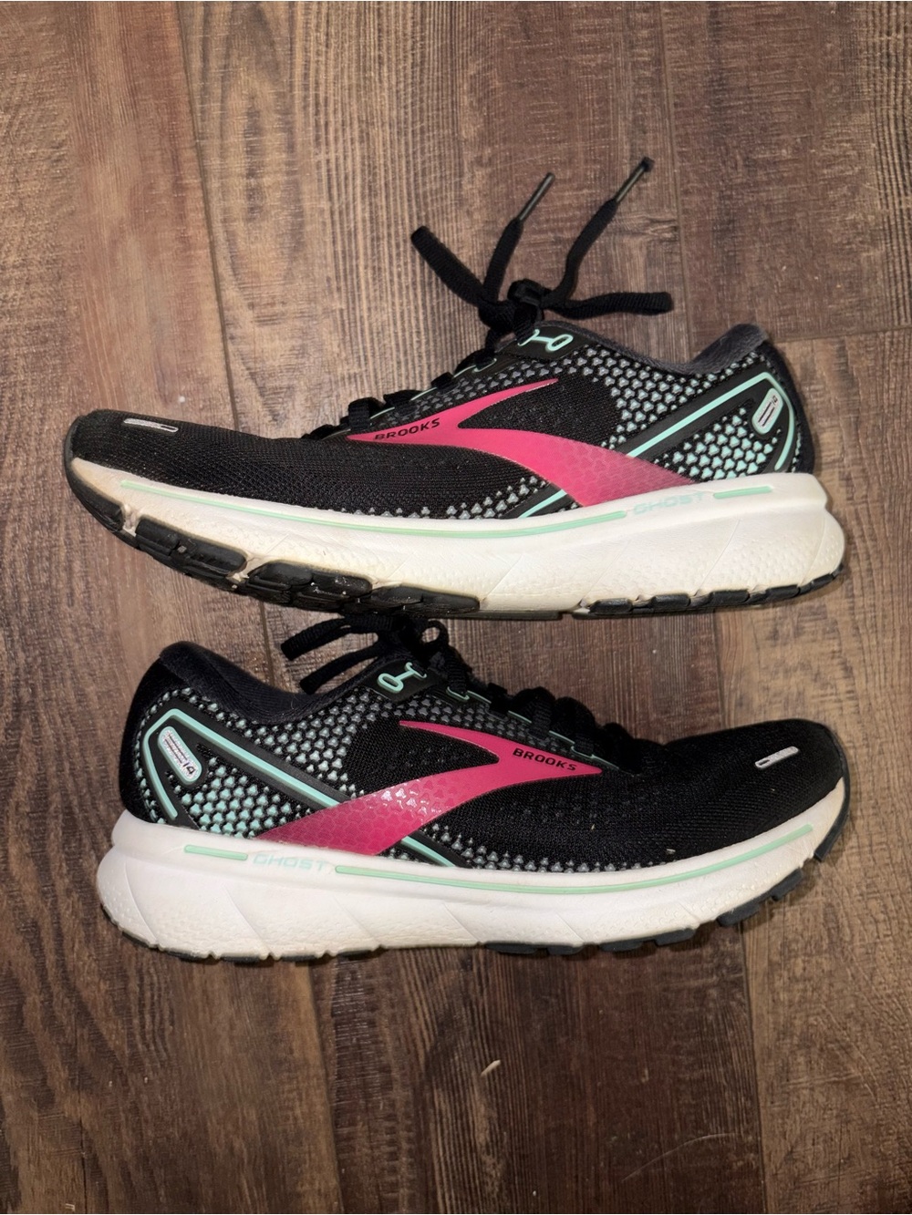 Brooks Women's Black Running Shoes with Pink and Mint Details - Picture 5 of 7